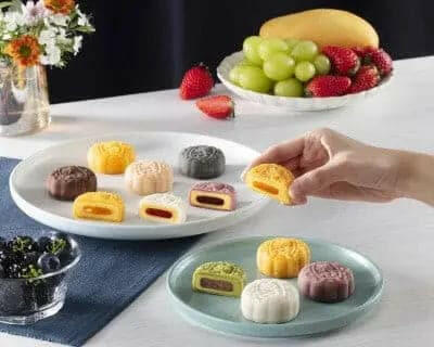 【現貨 已包清關費用】2025年 新版 美心月餅-粒粒初雪冰皮禮盒 16個.