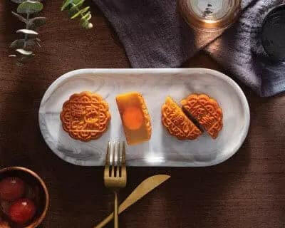 【現貨 已包清關費用】2025年 新版 美心 低糖蛋黃蓮蓉月餅(六個裝).