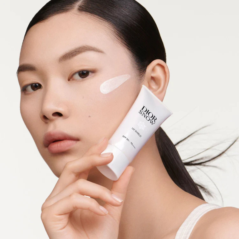 【2025新版】DIOR 迪奧 雪凝亮白全效輕盈防曬乳液 （透明色） spf 50+ pa++++